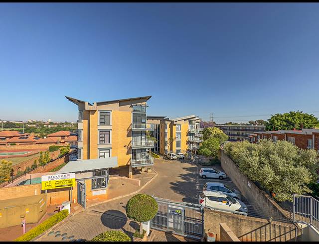 0.5 BEDROOM APARTMENT FOR SALE IN LYNNWOOD